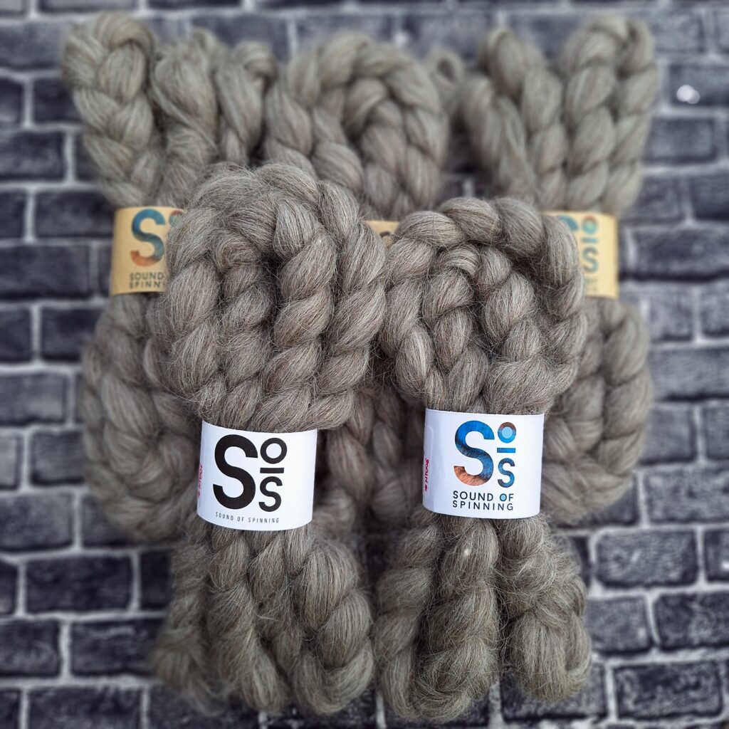 ICELANDIC wool top -Mid grey