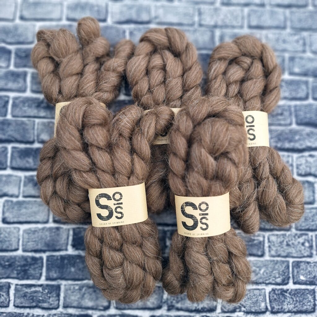 ICELANDIC wool top - Brown