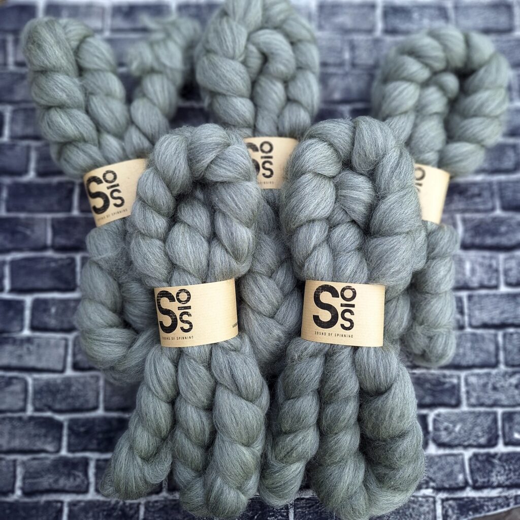 BLUE FACED LEICESTER wool top - Grey
