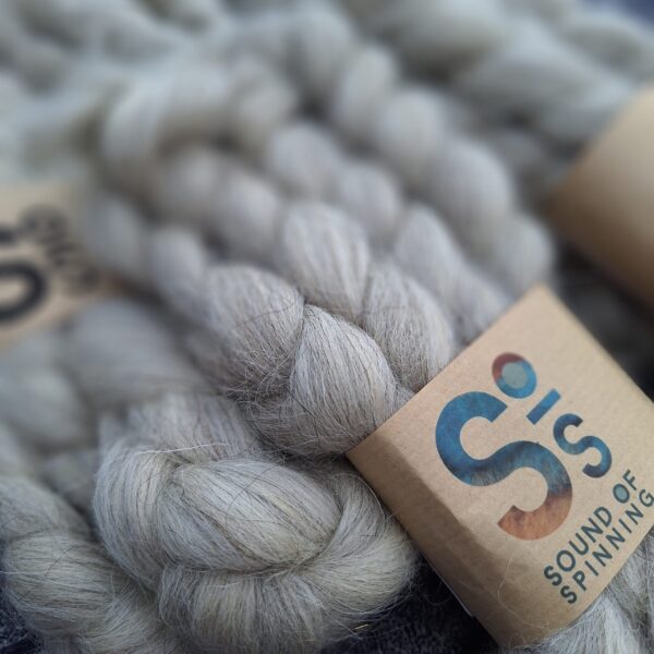 FAROE ISLAND wool top -Light grey - Image 2