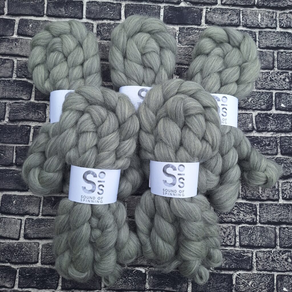 CORRIEDALE wool top - Grey