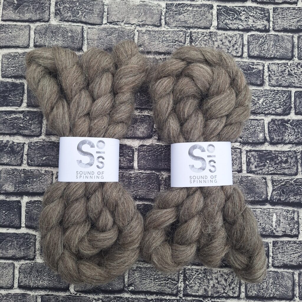 ICELANDIC wool top - Dark grey
