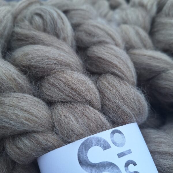 BLUE FACED LEICESTER wool top - Oatmeal - Image 4