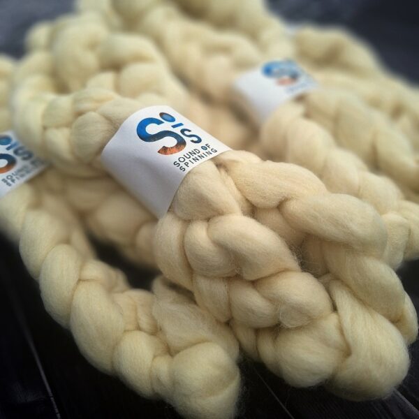 SHETLAND wool top - White - Image 4