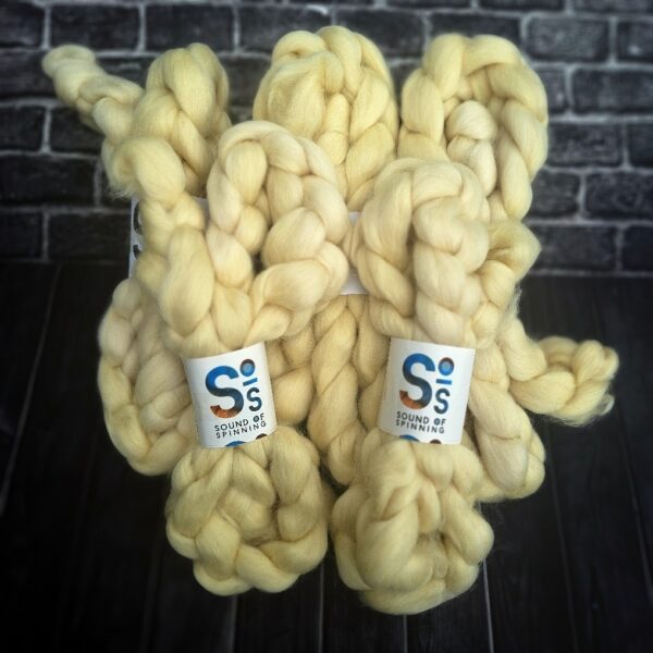 WENSLEYDALE wool top - White - Image 2