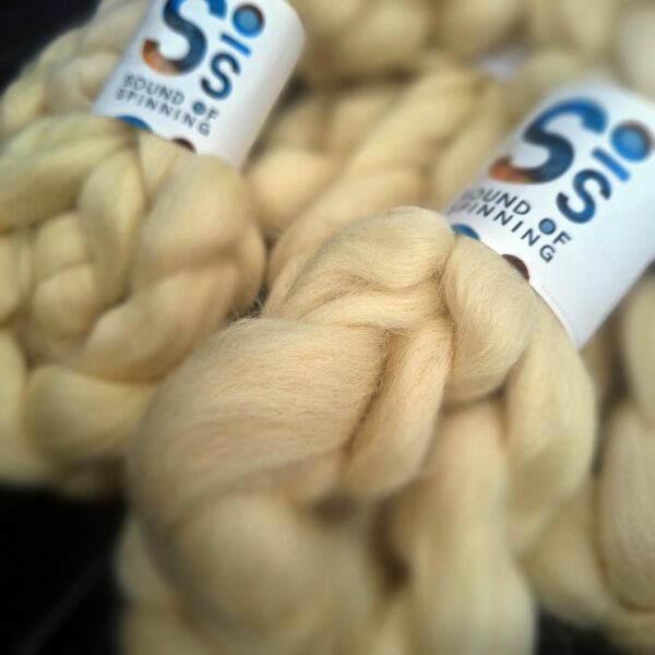 WENSLEYDALE wool top - White - Image 3